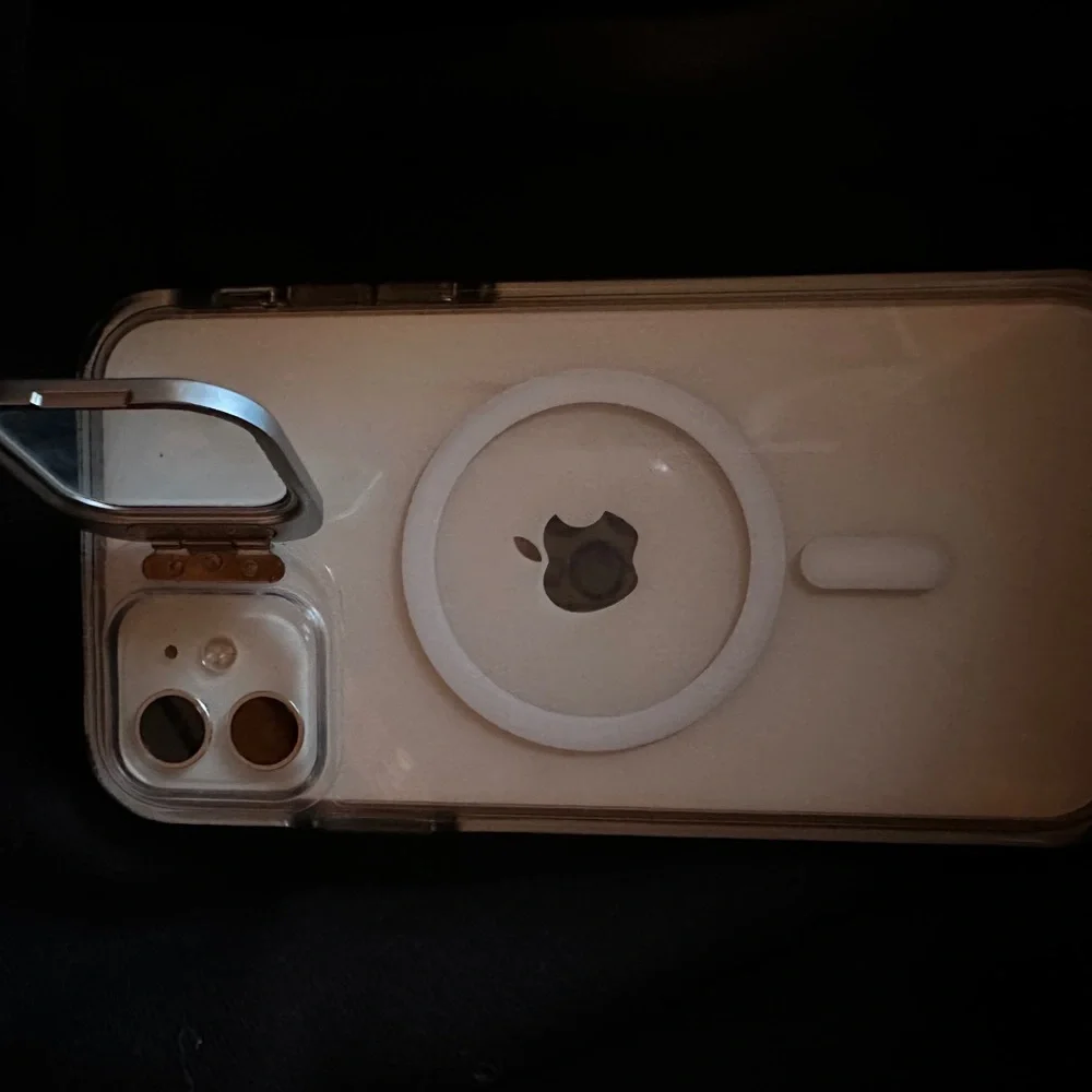 Apple iPhone 11 - White